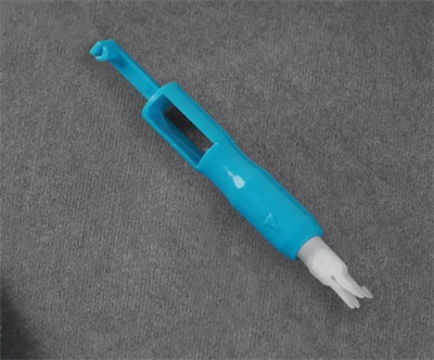 Нитевдеватель для швейной машины 7,5 х 1см 028308982