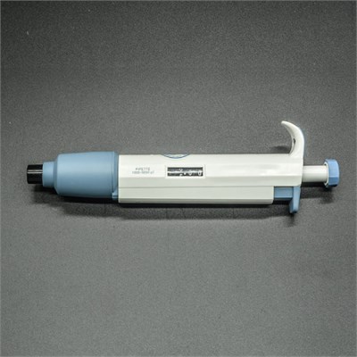 Пипетатор (дозатор) 1000-5000 мкл i4fO0eo8g4as6iBCee9LE2