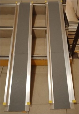 Пандус телескопический 2-секционный Антислип 300 см, серый (рабочая длина 290 см + 2 опор.площадки по 5 см) 027970