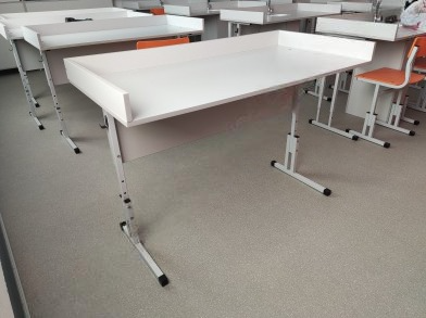 Стол ученический лабораторный с бортом 0283095782