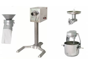 Универсальная кухонная машина Торгмаш УКМ-07 (мясорубка, взбивалка 25 л, просеиватель, подставка) 027685