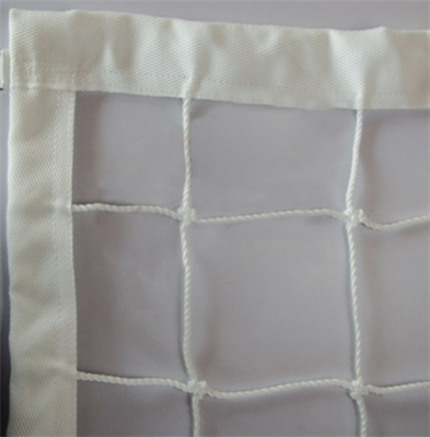 ВОЛЕЙБОЛЬНАЯ СЕТКА Д 2,6 ММ (ОБШИТАЯ С 1-ОЙ СТОРОНЫ + 3 СТОРОНЫ ОВЕРЛОК), ПАРАШЮТНАЯ СТРОПА 50 ММ, БЕЛАЯ 026973