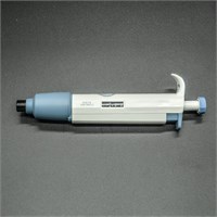 Пипетатор (дозатор) 1000-5000 мкл i4fO0eo8g4as6iBCee9LE2