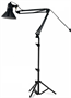 Напольная лампа с черным абажуром на пантографе на штативе 0280480